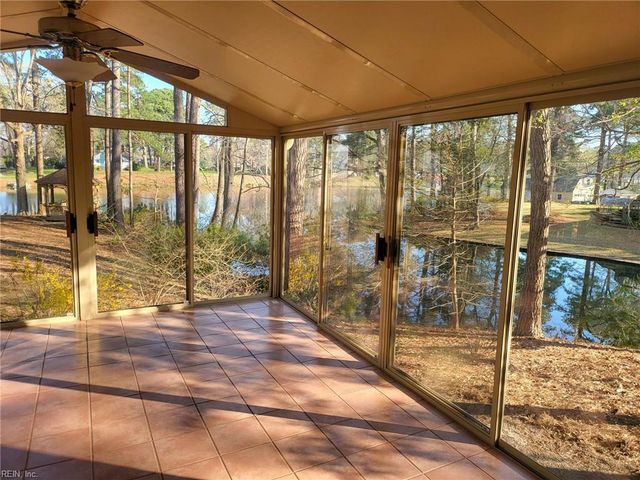 536 Kerry Lake DR, Newport News, VA 23602