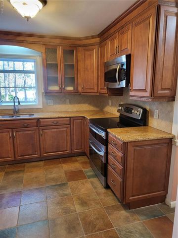 536 Kerry Lake DR, Newport News, VA 23602