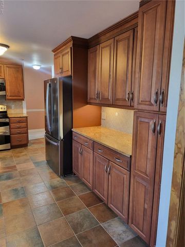 536 Kerry Lake DR, Newport News, VA 23602