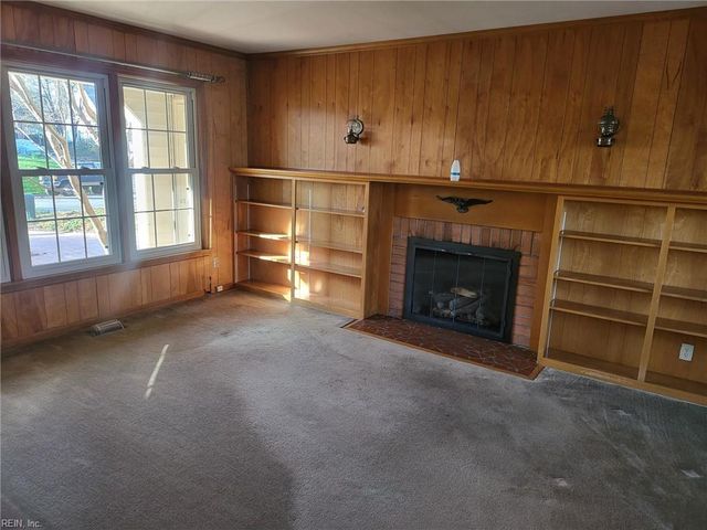 536 Kerry Lake DR, Newport News, VA 23602