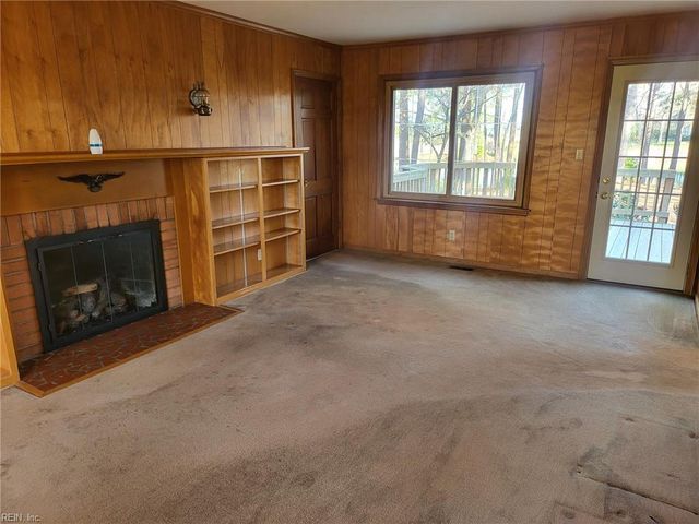 536 Kerry Lake DR, Newport News, VA 23602