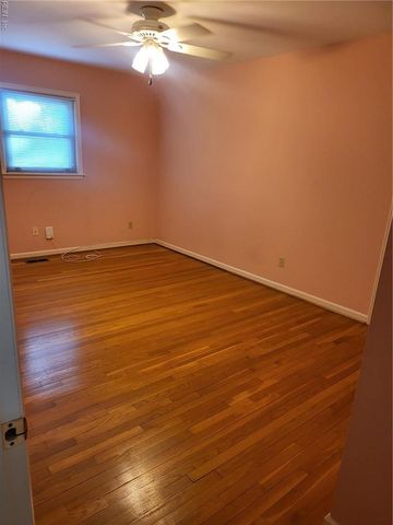 536 Kerry Lake DR, Newport News, VA 23602