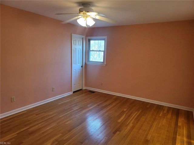 536 Kerry Lake DR, Newport News, VA 23602