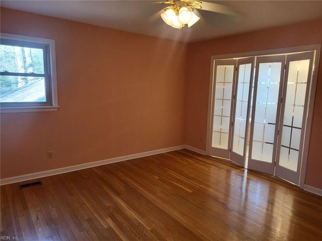 536 Kerry Lake DR, Newport News, VA 23602