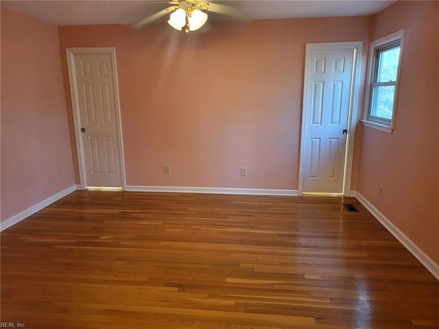 536 Kerry Lake DR, Newport News, VA 23602