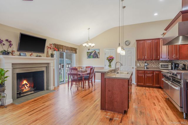 168 Brookfield Avenue, Center Moriches, NY 11934