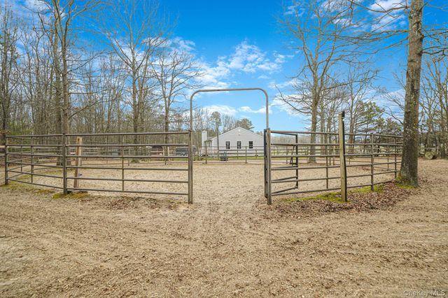 168 Brookfield Avenue, Center Moriches, NY 11934