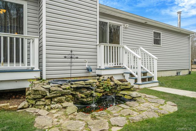 168 Brookfield Avenue, Center Moriches, NY 11934