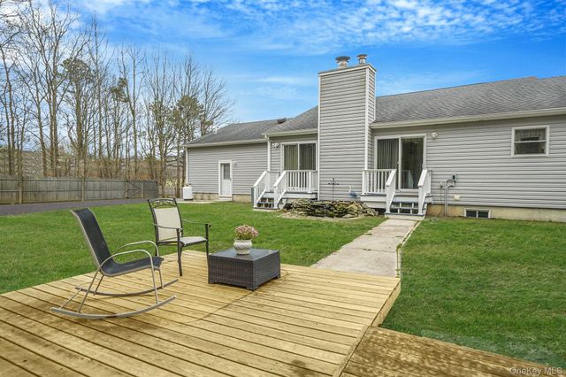 168 Brookfield Avenue, Center Moriches, NY 11934