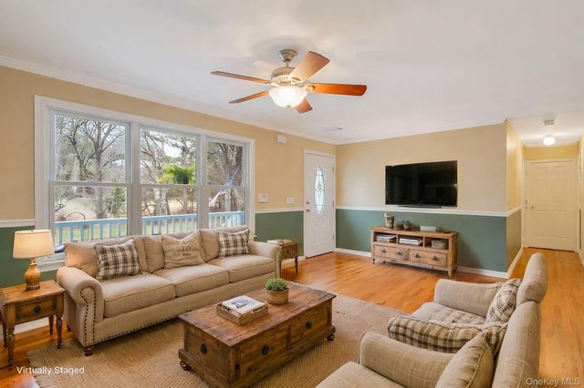 168 Brookfield Avenue, Center Moriches, NY 11934