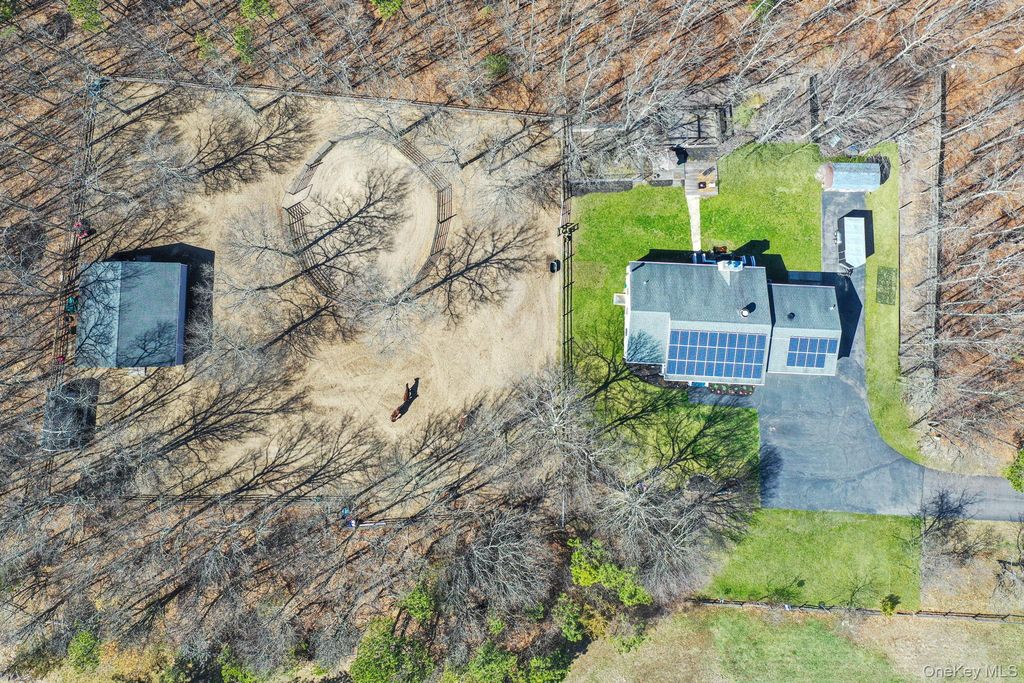 168 Brookfield Avenue, Center Moriches, NY 11934