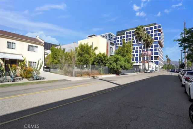 1449 N Bronson, Los Angeles, CA 90028