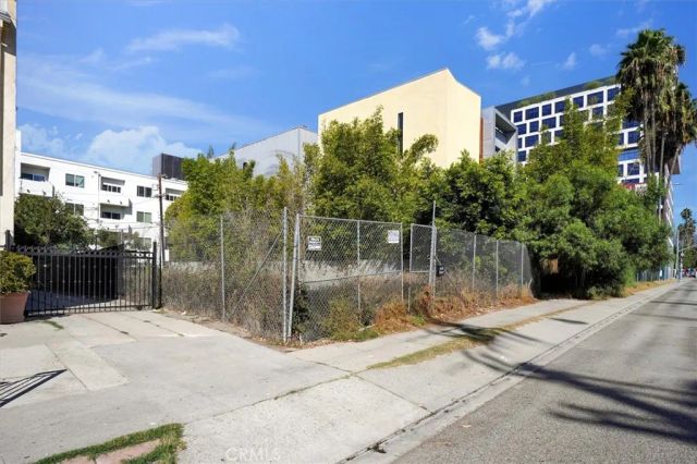 1449 N Bronson, Los Angeles, CA 90028
