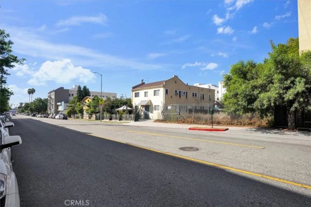 1449 N Bronson, Los Angeles, CA 90028