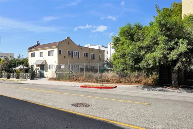 1449 N Bronson, Los Angeles, CA 90028