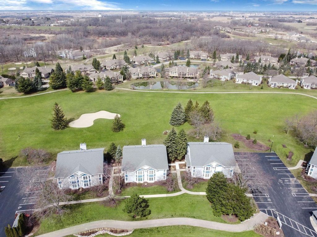 604 Geneva National AVENUE N #6-46, Lake Geneva, WI 53147