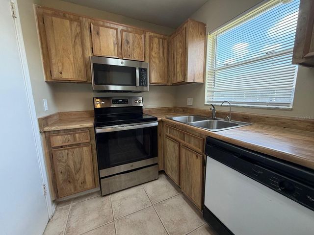 4240 PERSHING POINTE PLACE 7, Orlando, FL 32822