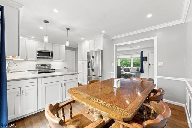 5 Old Farmers Rd, Washington Twp., NJ 07853