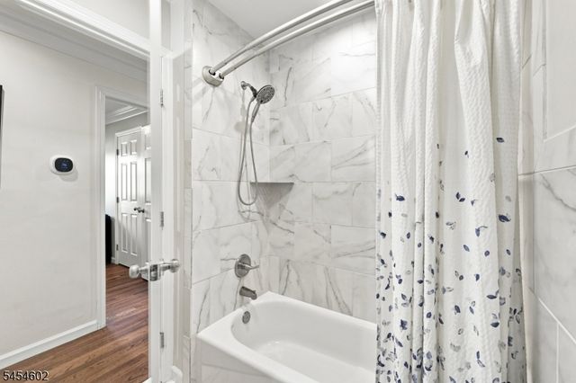 5 Old Farmers Rd, Washington Twp., NJ 07853