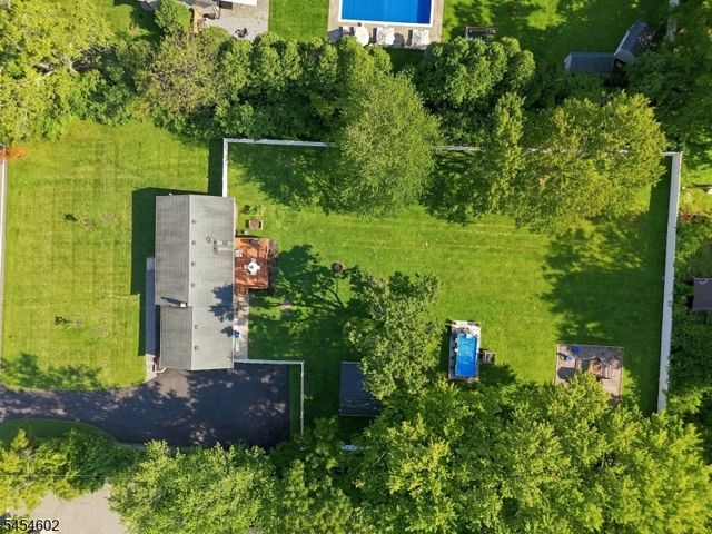 5 Old Farmers Rd, Washington Twp., NJ 07853