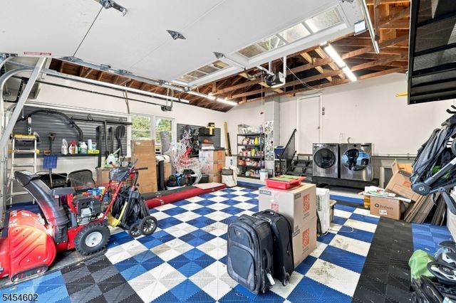5 Old Farmers Rd, Washington Twp., NJ 07853