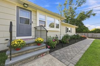 5 Old Farmers Rd, Washington Twp., NJ 07853