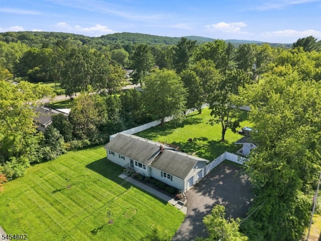 5 Old Farmers Rd, Washington Twp., NJ 07853 — photo 3