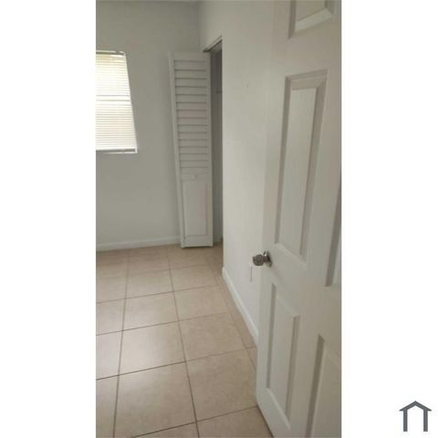 2740 SW 2nd Street 1, Fort Lauderdale, FL 33312