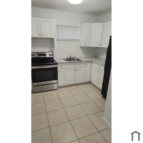 2740 SW 2nd Street 1, Fort Lauderdale, FL 33312