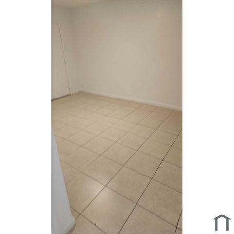 2740 SW 2nd Street 1, Fort Lauderdale, FL 33312