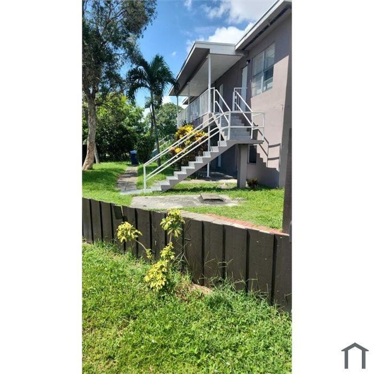 2740 SW 2nd Street 1, Fort Lauderdale, FL 33312