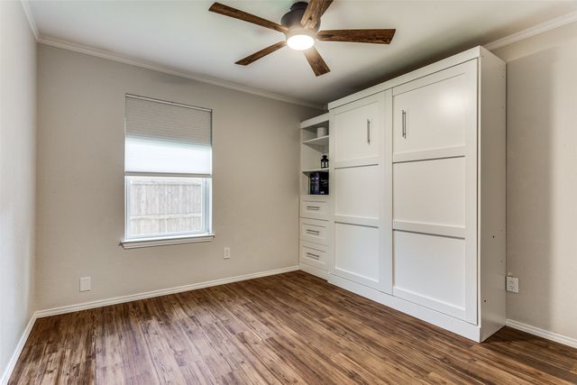 116 Montreal Drive, Hurst, TX 76054