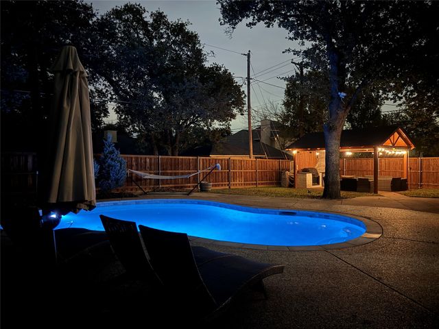 116 Montreal Drive, Hurst, TX 76054