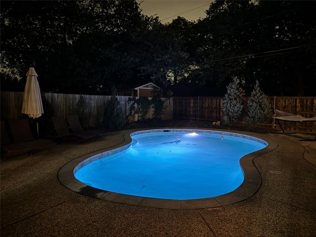 116 Montreal Drive, Hurst, TX 76054