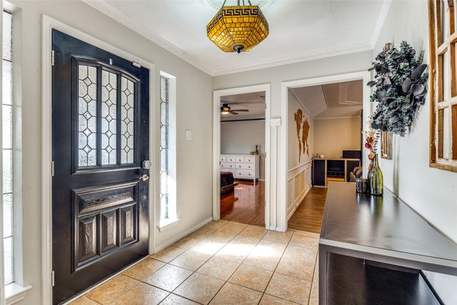 116 Montreal Drive, Hurst, TX 76054