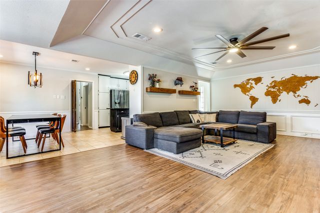 116 Montreal Drive, Hurst, TX 76054