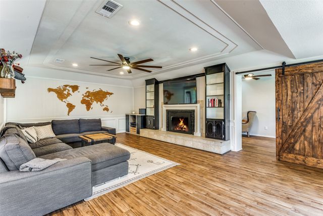 116 Montreal Drive, Hurst, TX 76054