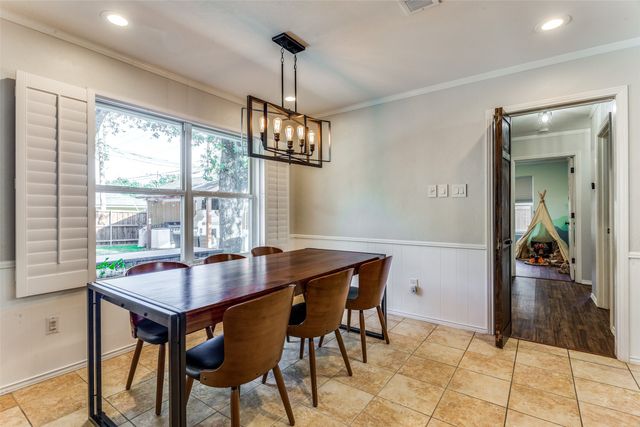 116 Montreal Drive, Hurst, TX 76054