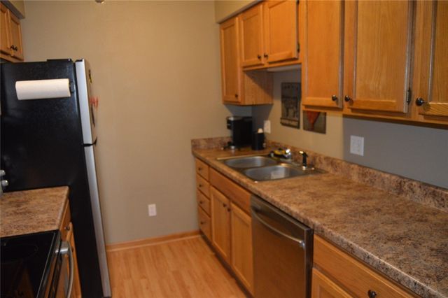 454 West Side Drive, Iowa City, IA 52245