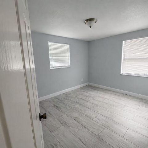 8714 N LINDA, Tampa, FL 33604