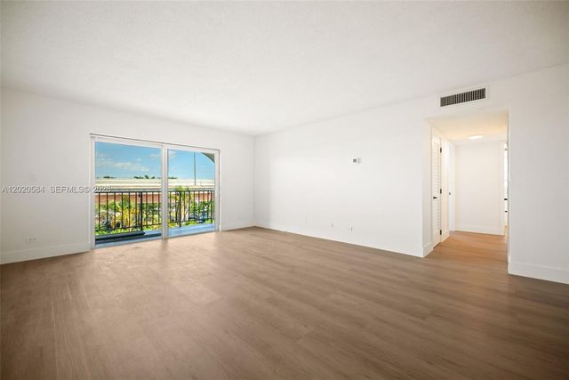 8107 SW 72nd Ave 413E, Miami, FL 33143