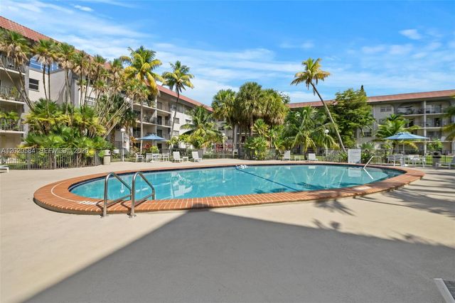 8107 SW 72nd Ave 413E, Miami, FL 33143