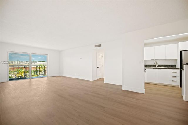 8107 SW 72nd Ave 413E, Miami, FL 33143
