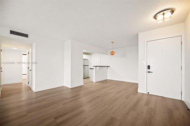 8107 SW 72nd Ave 413E, Miami, FL 33143