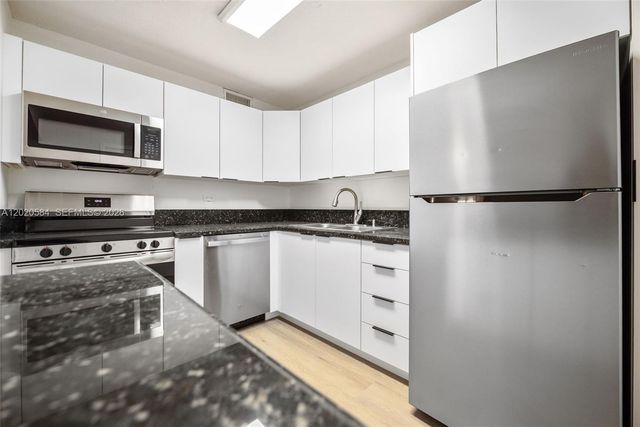 8107 SW 72nd Ave 413E, Miami, FL 33143
