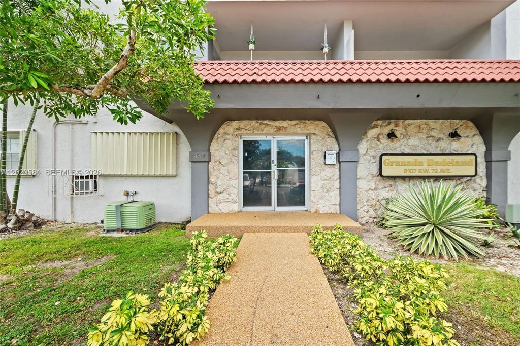 8107 SW 72nd Ave 413E, Miami, FL 33143