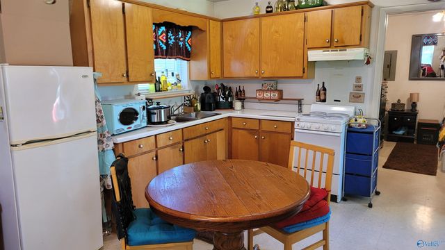 5766 Hwy 55 E, Eva, AL 35621