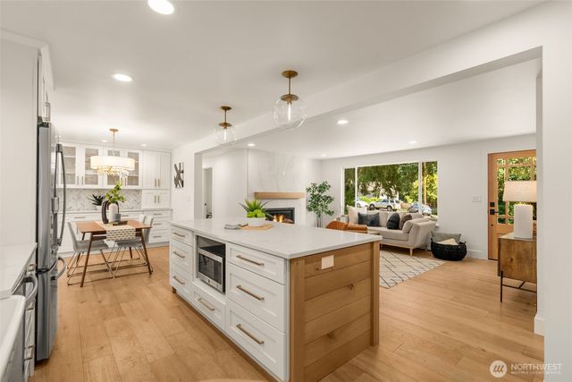 9121 228th Street SW, Edmonds, WA 98026