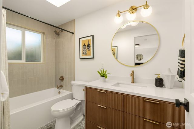 9121 228th Street SW, Edmonds, WA 98026