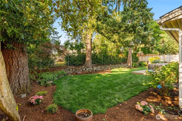 9121 228th Street SW, Edmonds, WA 98026